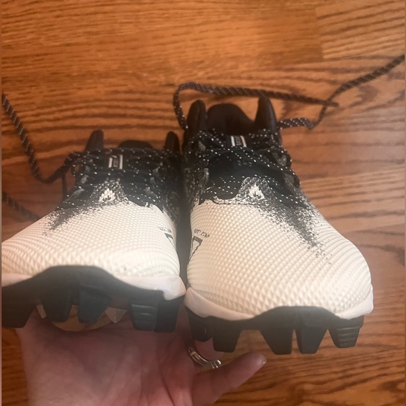 Under Armour Locked Down Football Cleats - Picture 7 of 7